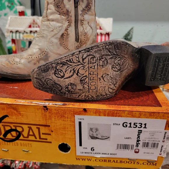 Corral boots - Picture 4 of 4